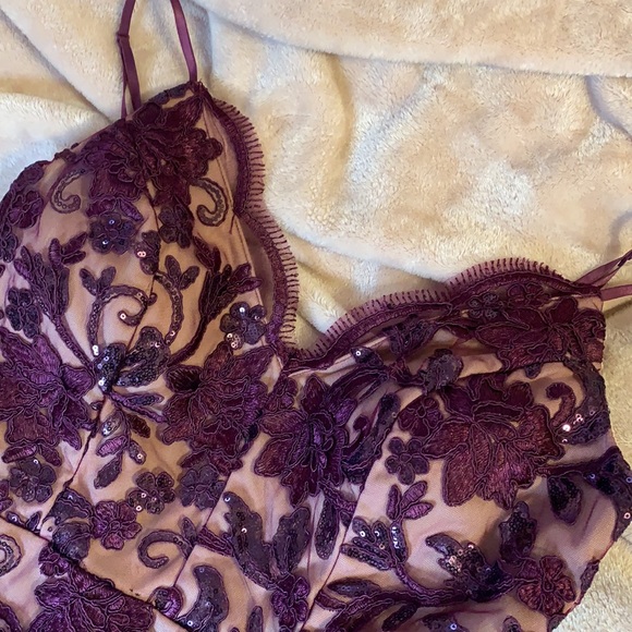 Gorgeous dress! - Picture 3 of 3